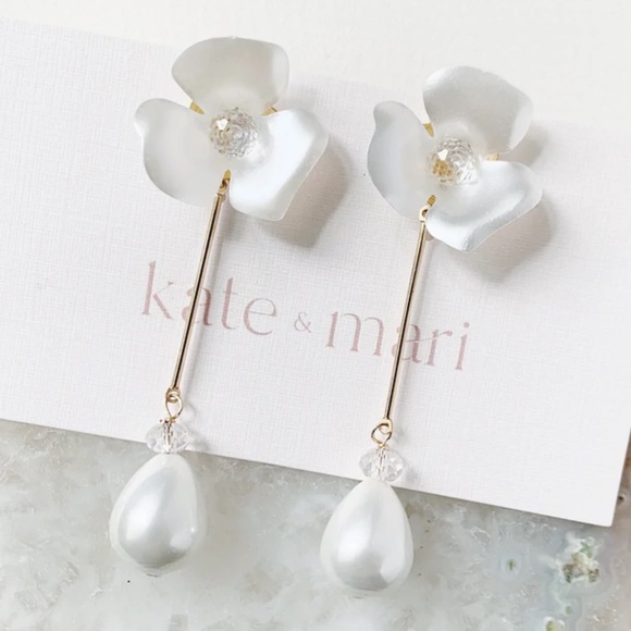 Floral Pearl Swarovski Crystal Drop Earrings - Picture 1 of 2